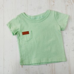 remera verde de bebé por mayor