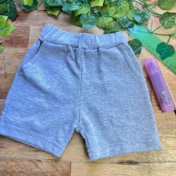 Short colegial de bebé por mayor